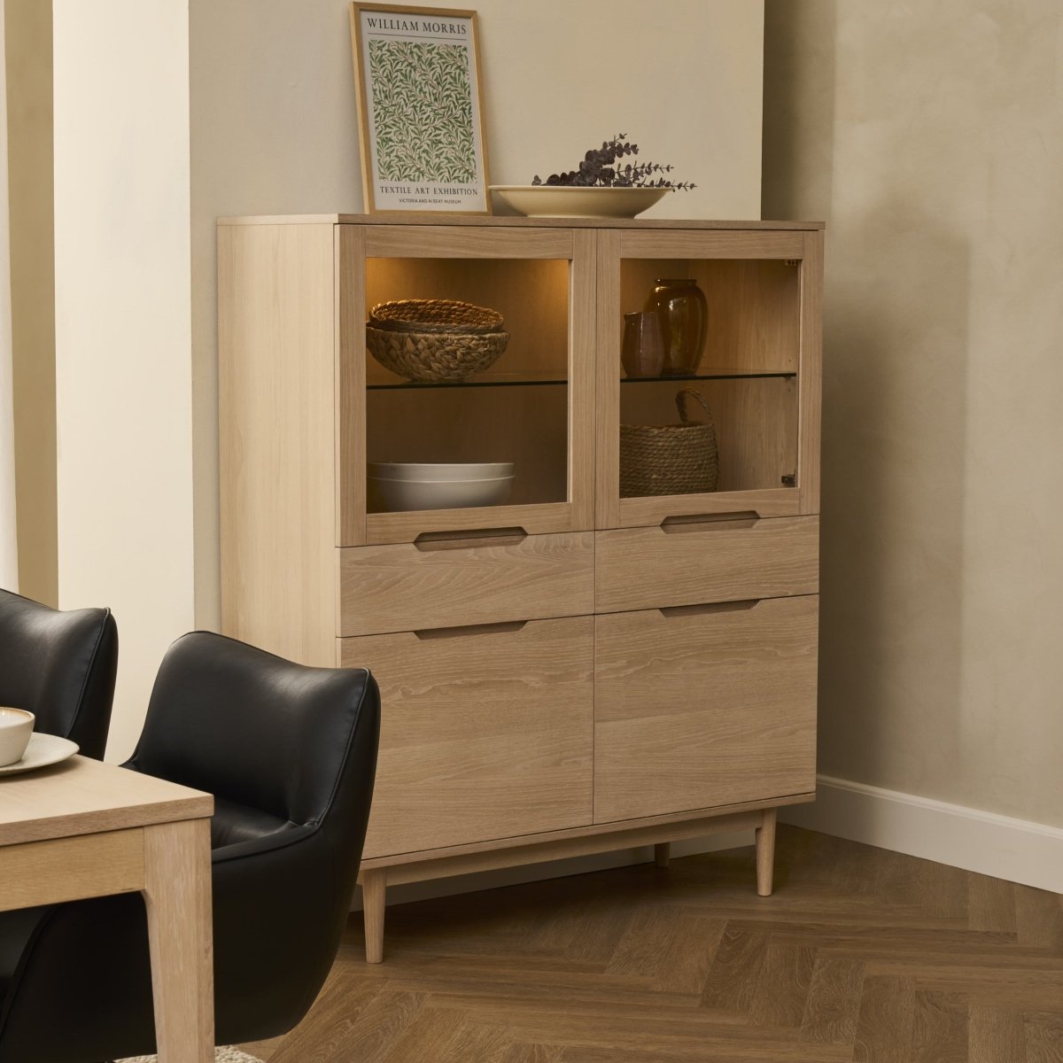 Highboard mit LED-Beleuchtung - 124 cm breit - Eiche bianco