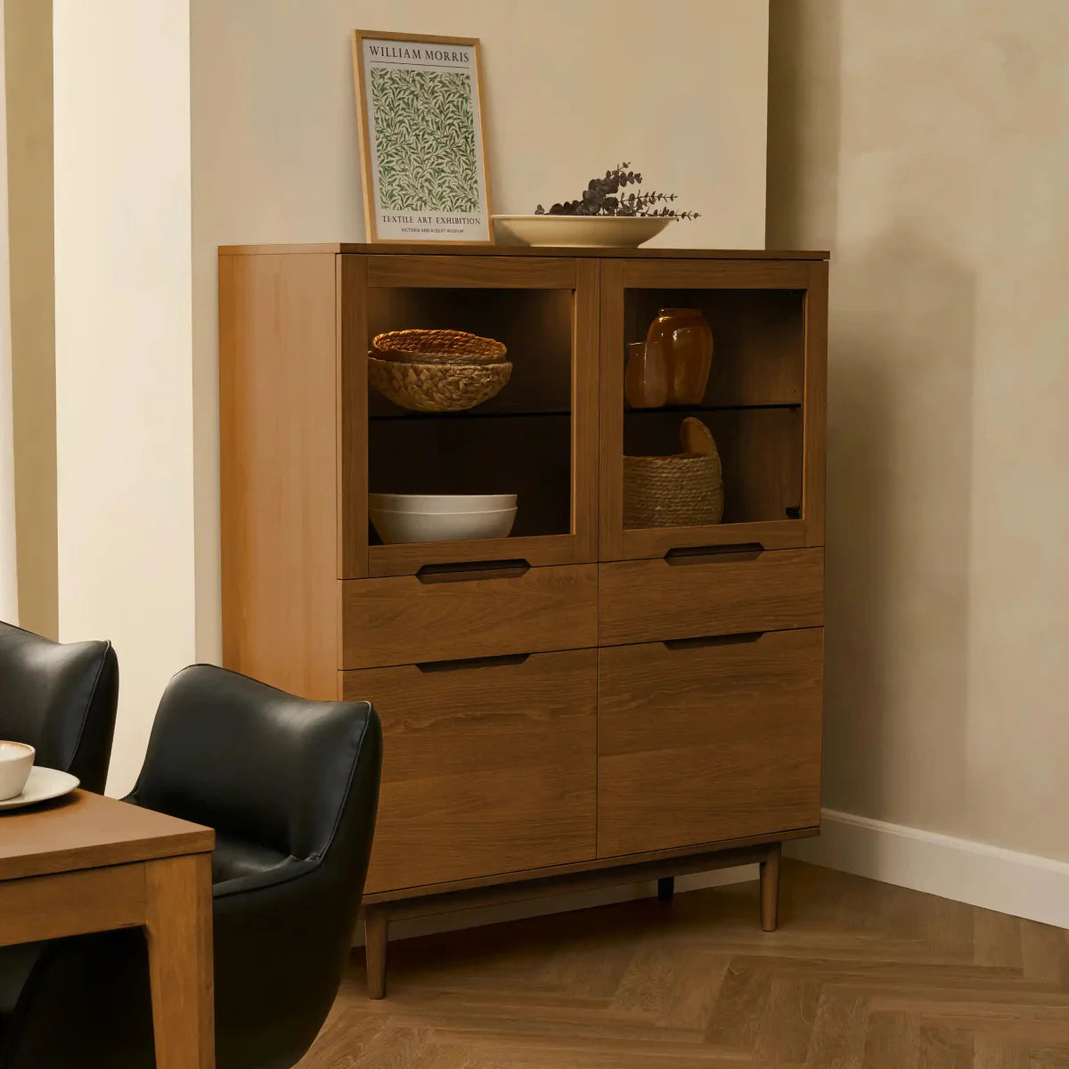 Highboard mit LED-Beleuchtung - 124 cm breit - Wildeiche