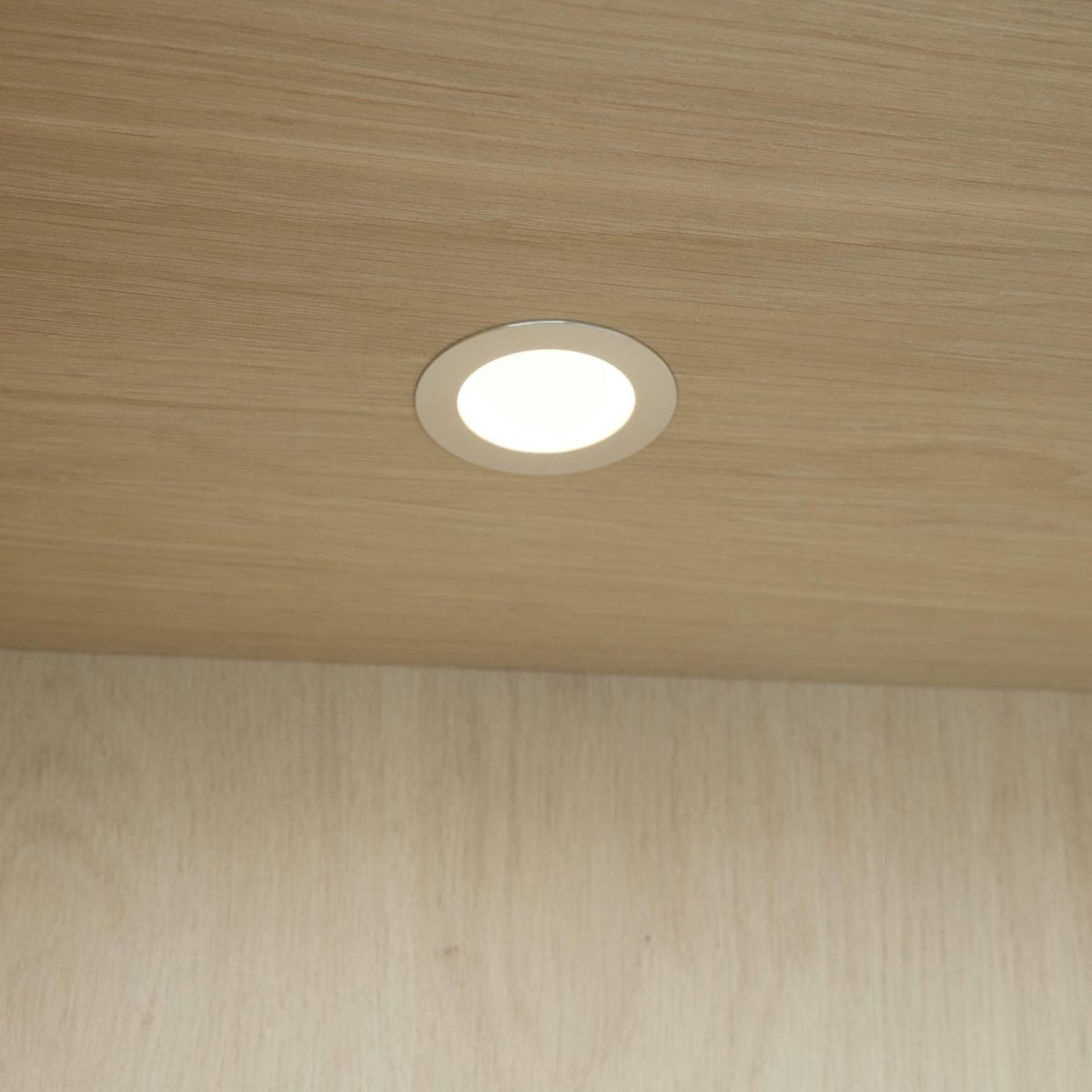 Highboard mit LED-Beleuchtung - 124 cm breit - Eiche bianco