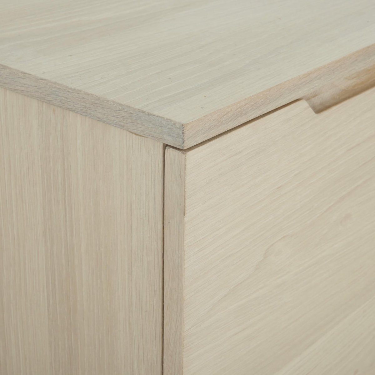 TV-Tisch mit 2 Türen - 160 cm breit - Eiche bianco