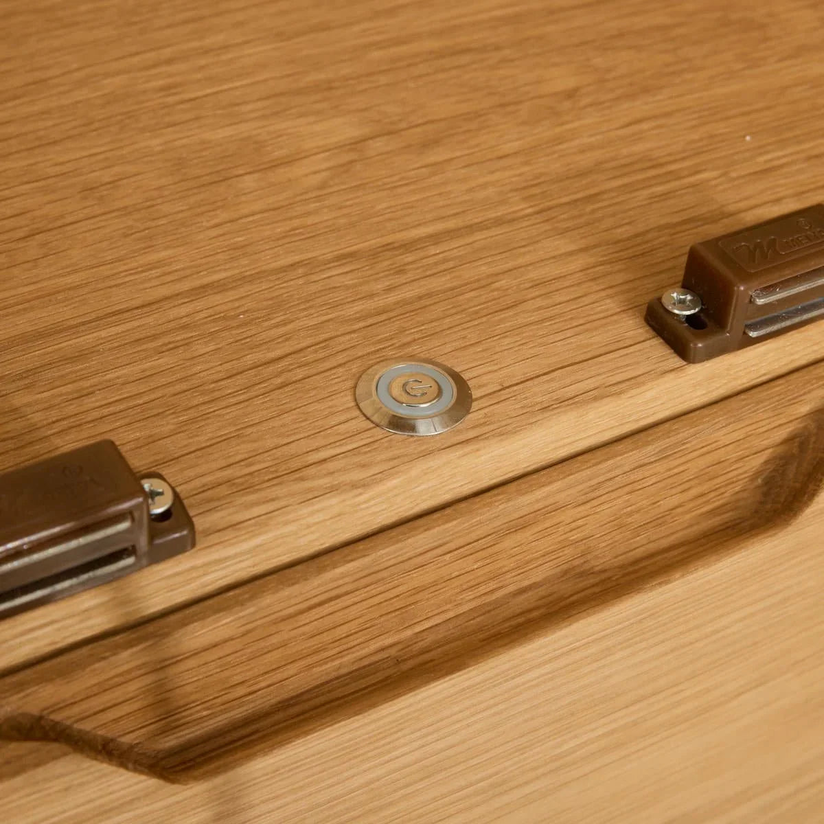 FURNHOUSE Nyborg Vitrine mit LED-Beleuchtung - 100 cm breit - Wildeiche Natur