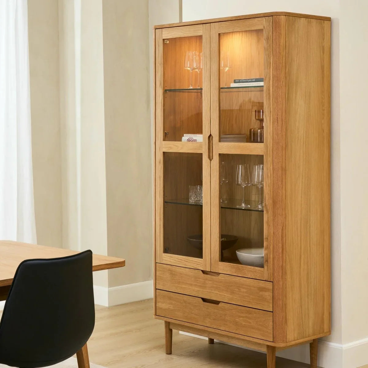 FURNHOUSE Nyborg Vitrine mit LED-Beleuchtung - 100 cm breit - Wildeiche Natur