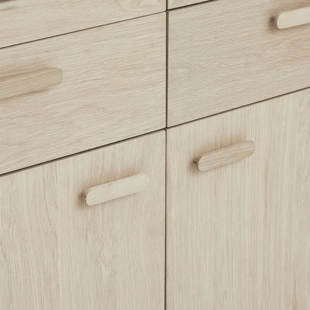 FURNHOUSE Porto Vitrine mit LED-Beleuchtung - 110 cm breit - Eiche Weiß geöltes