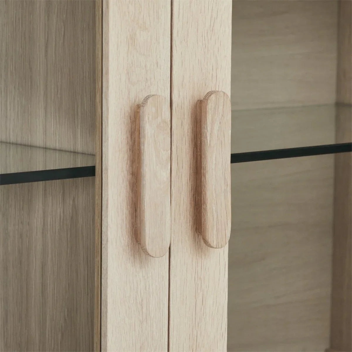 FURNHOUSE Porto Wandschrank mit LED-Beleuchtung - 212 cm breit - Eiche Weiß geöltes