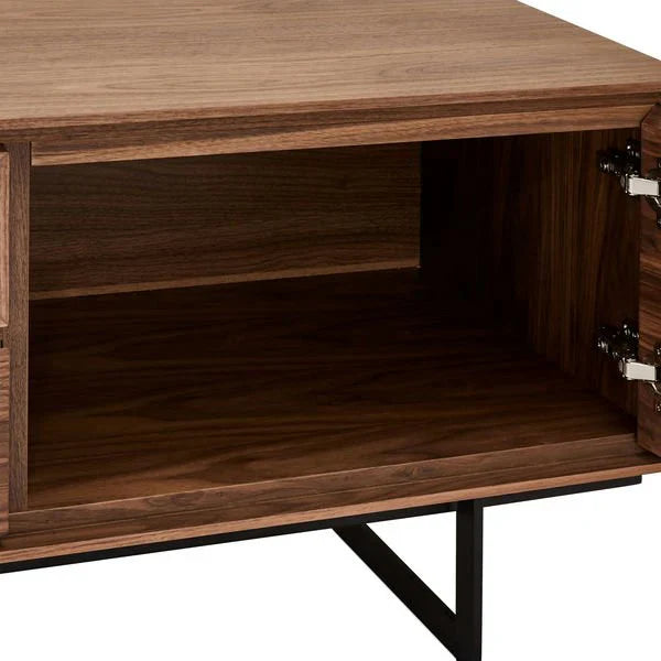 FURNHOUSE Tokyo TV-Tisch mit 2 Türen - 160 cm breit - Amerikanische Walnuss