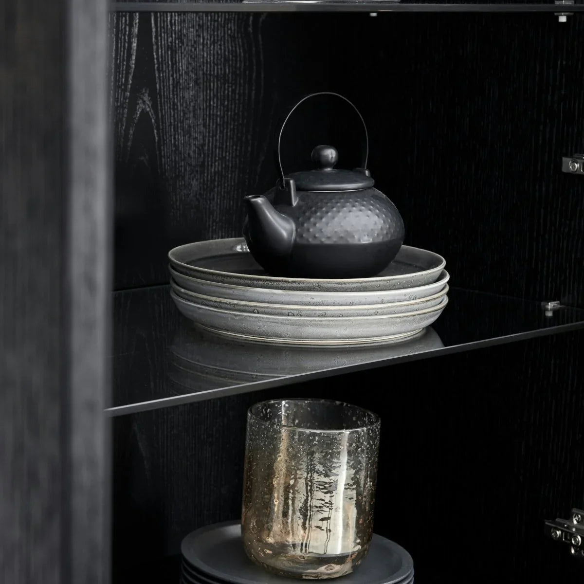 FURNHOUSE Tokyo Vitrine mit LED-Beleuchtung - 110 cm breit - Eiche Schwarz